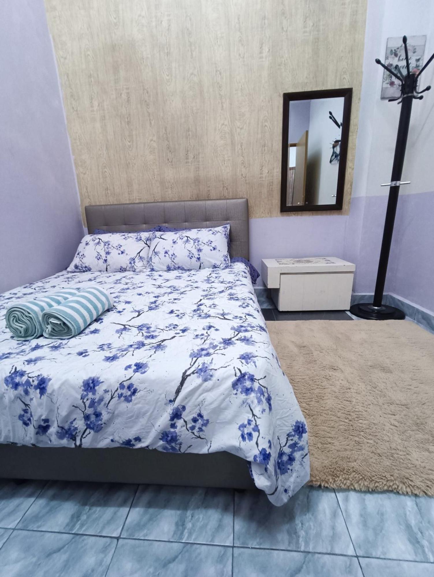 Homestay Lestari Klia Sepang Exterior photo